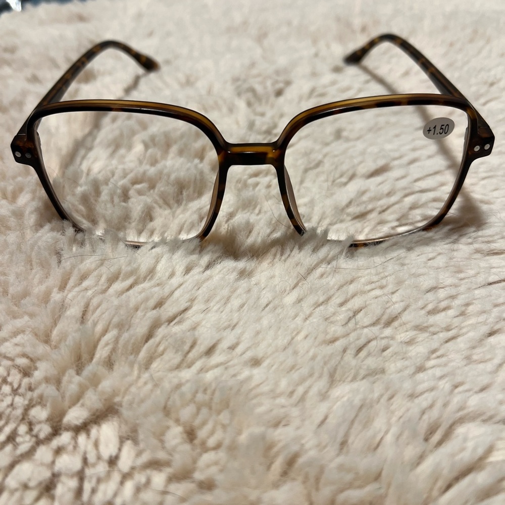 Stylish Tortoiseshell Reading Glasses +1.5